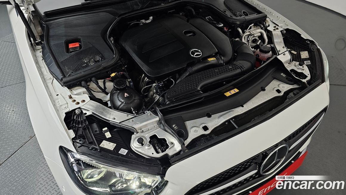 Mercedes-Benz E-Class 2022