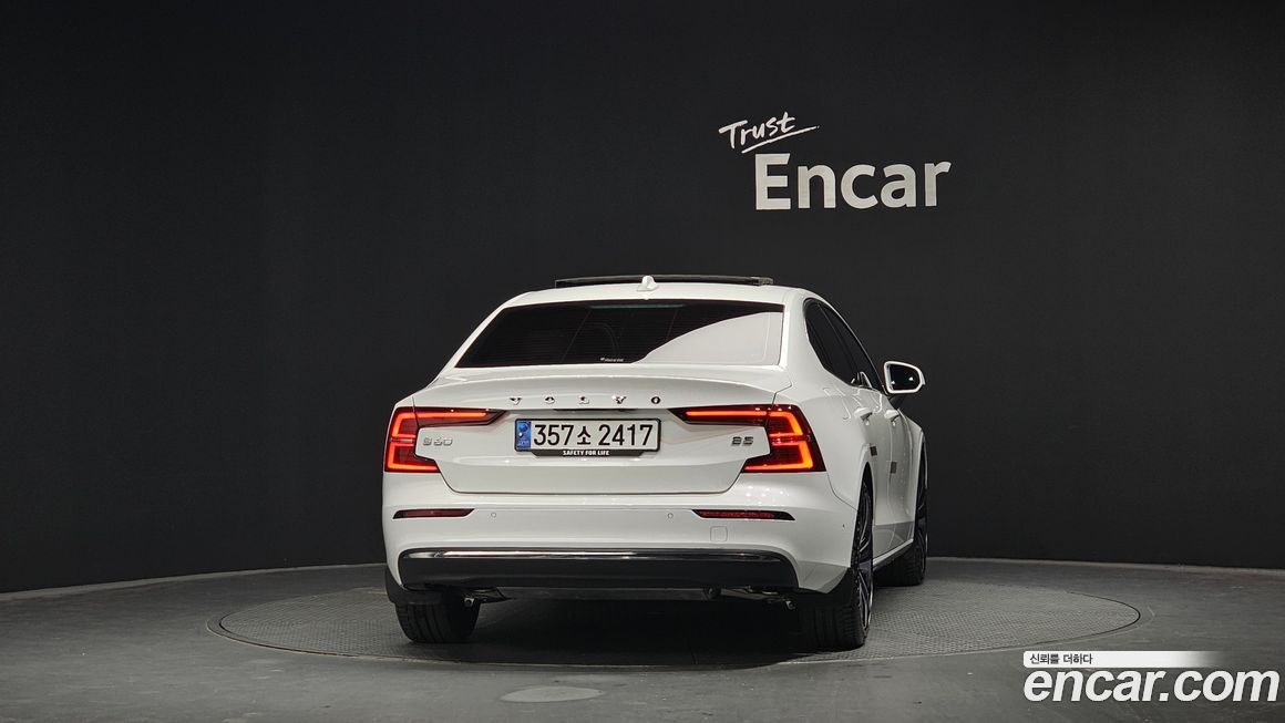 Volvo S60 2024