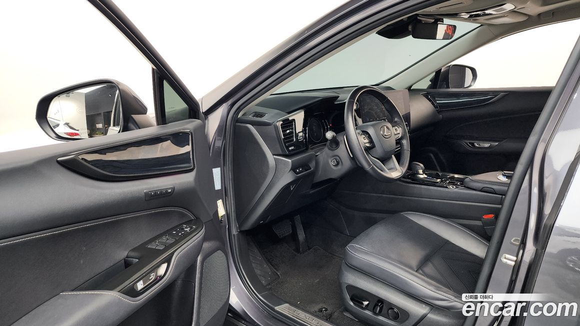 Lexus NX 2024