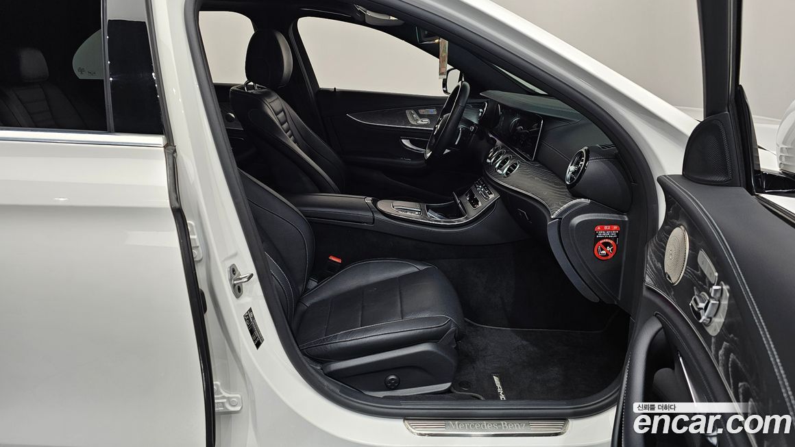 Mercedes-Benz E-Class 2022