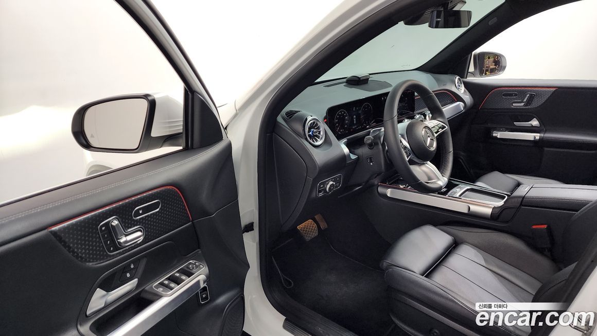 Mercedes-Benz GLB-Class 2024