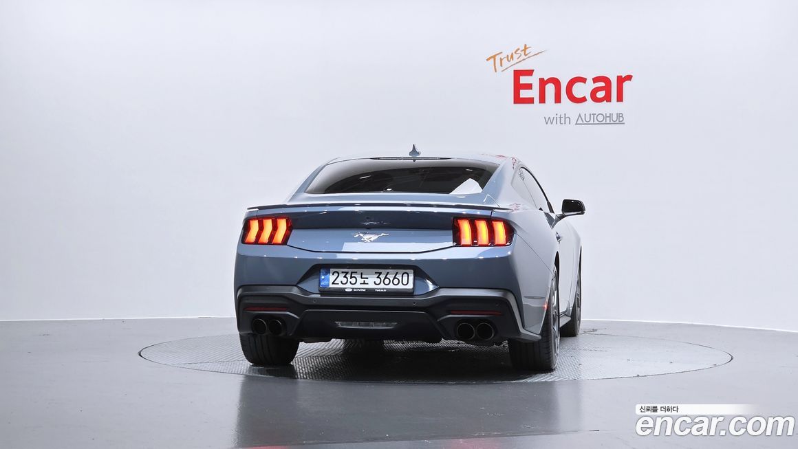 Ford Mustang 2024
