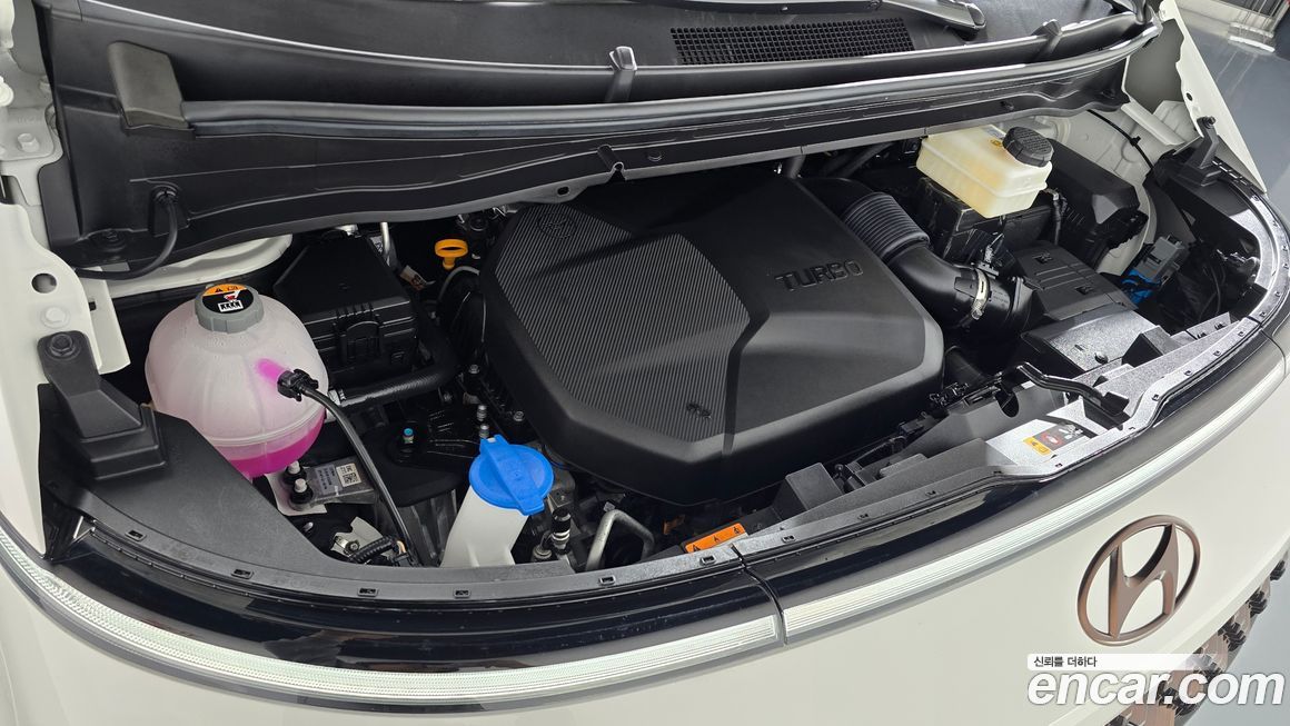 Hyundai Staria 2023