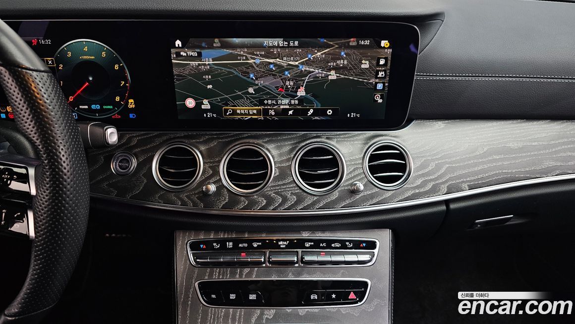 Mercedes-Benz E-Class 2022