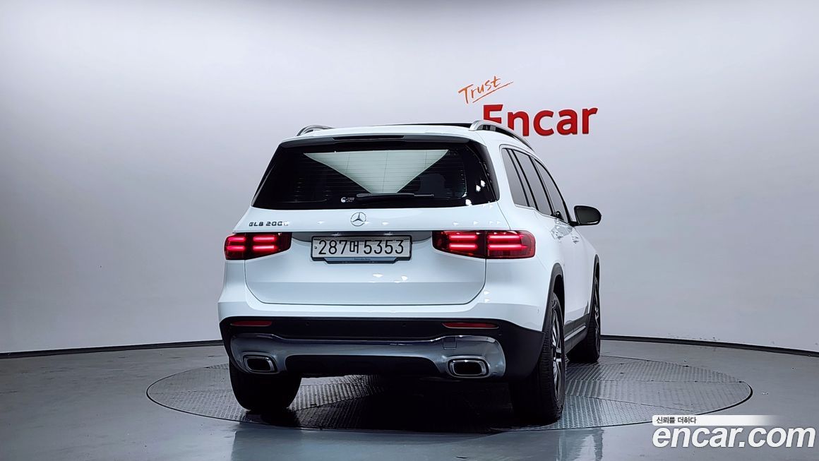 Mercedes-Benz GLB-Class 2024