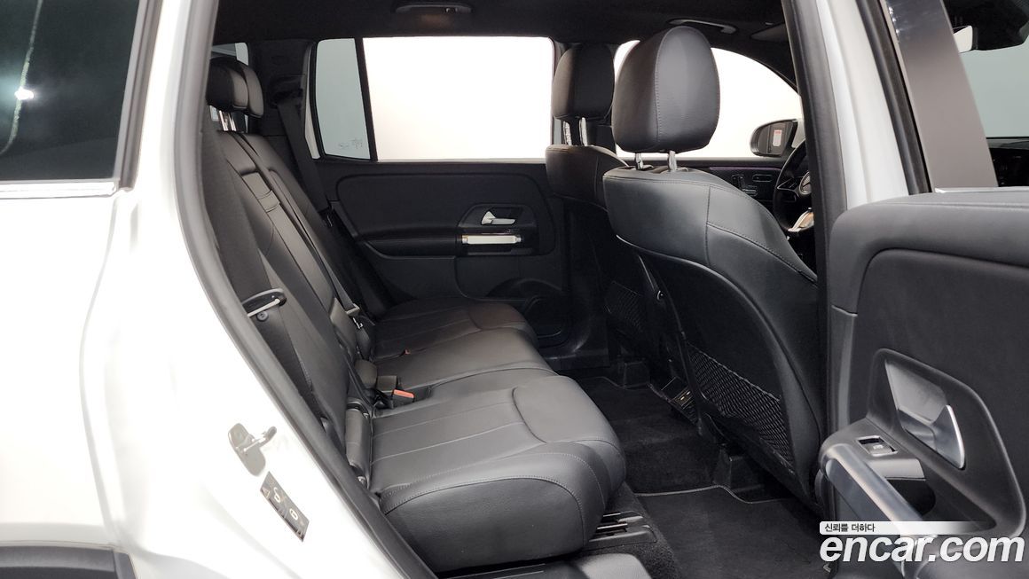 Mercedes-Benz GLB-Class 2024