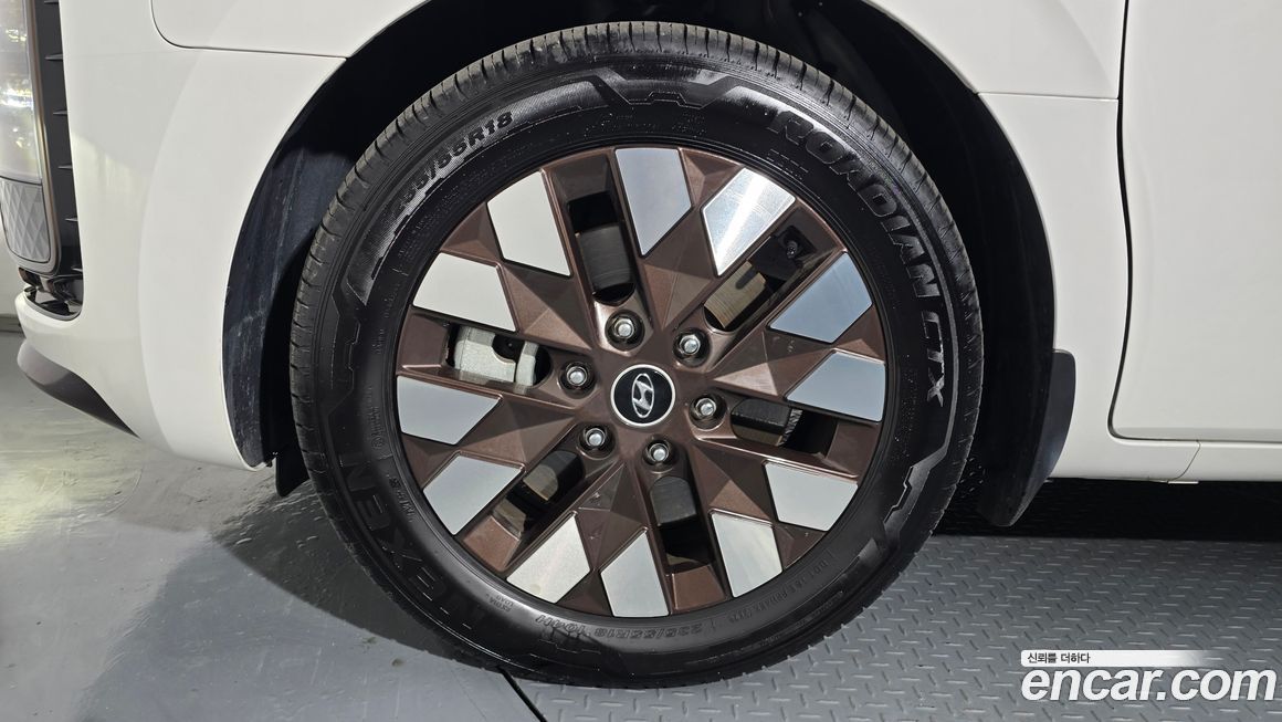 Hyundai Staria 2023