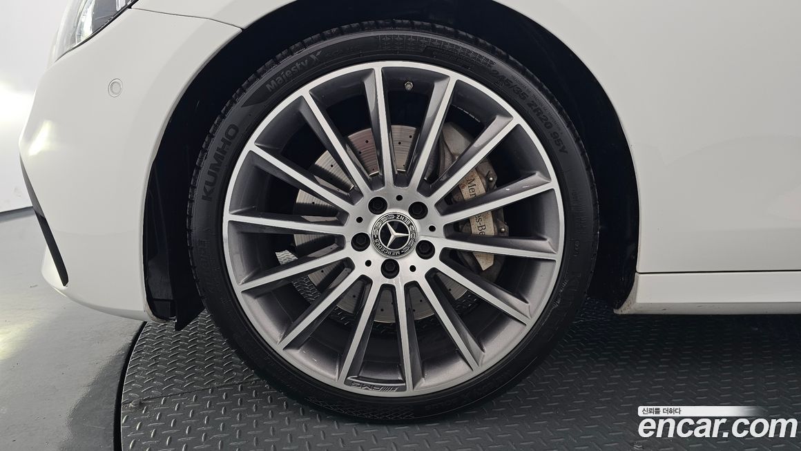 Mercedes-Benz E-Class 2022