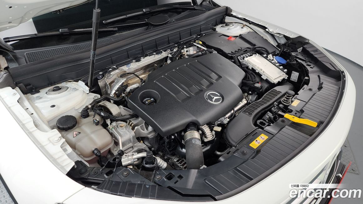 Mercedes-Benz GLB-Class 2024