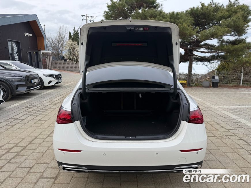 Mercedes-Benz E-Class 2025