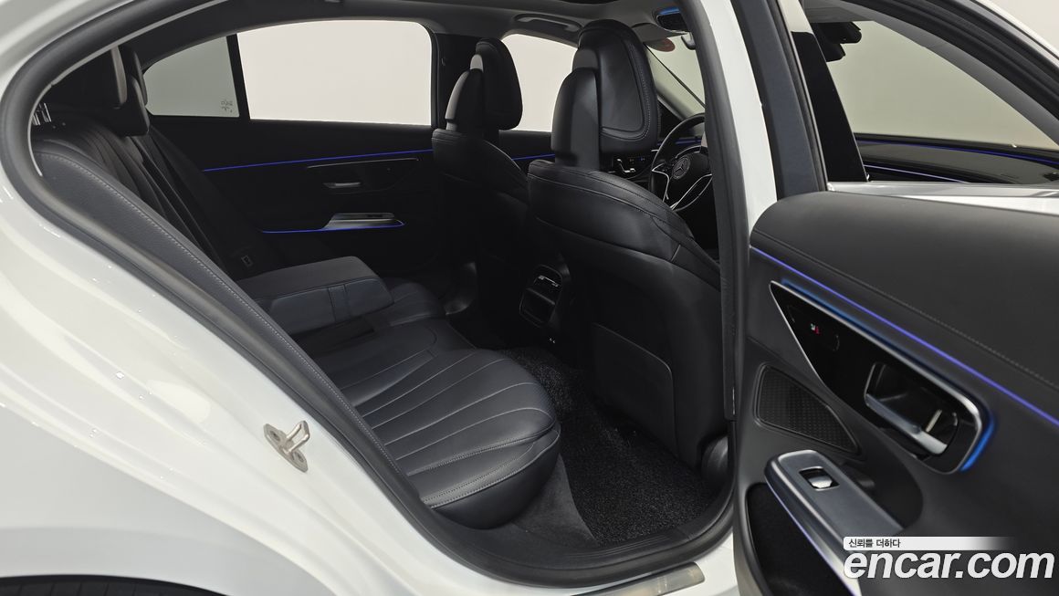 Mercedes-Benz E-Class 2024