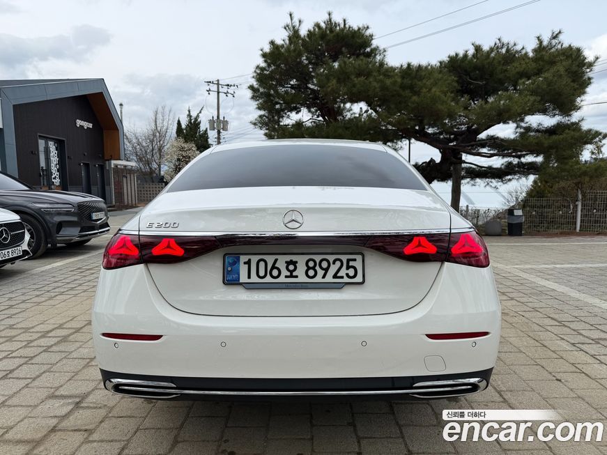 Mercedes-Benz E-Class 2025