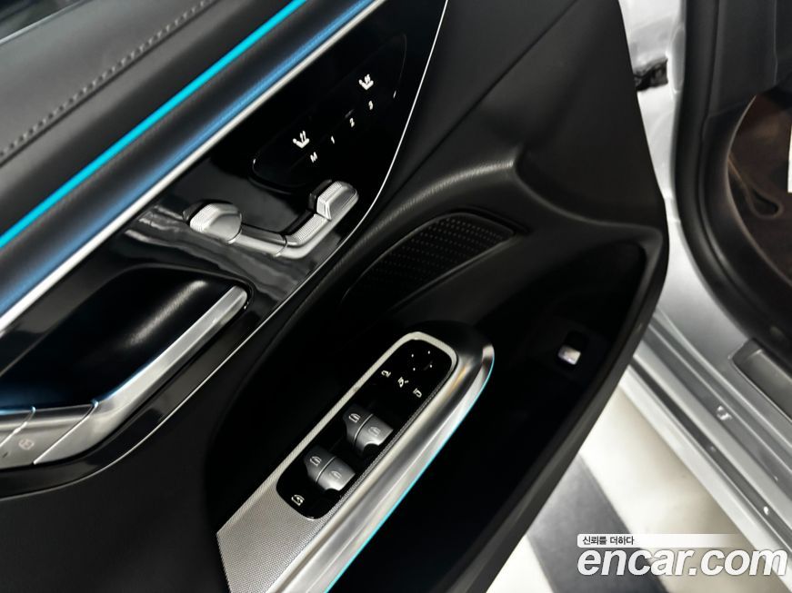 Mercedes-Benz E-Class 2025