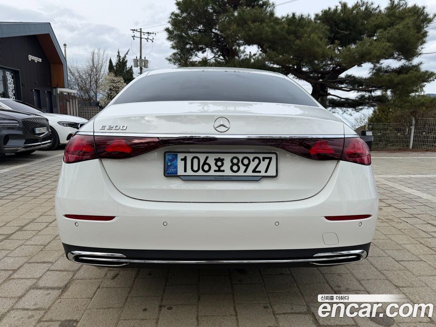 Mercedes-Benz E-Class 2025