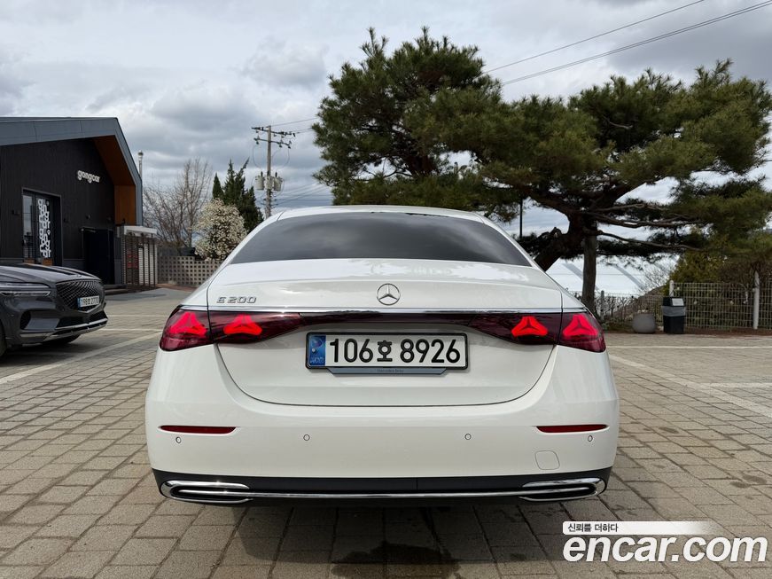 Mercedes-Benz E-Class 2025