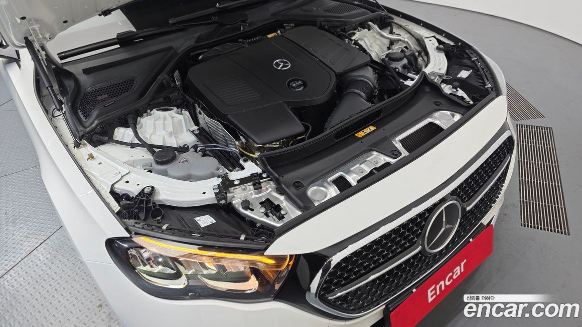 Mercedes-Benz E-Class 2024