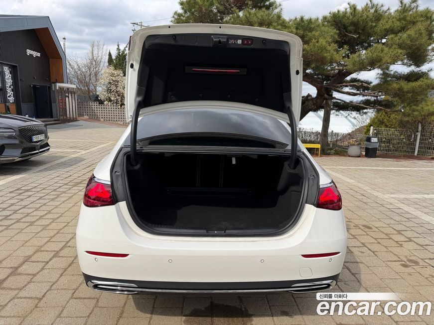 Mercedes-Benz E-Class 2025