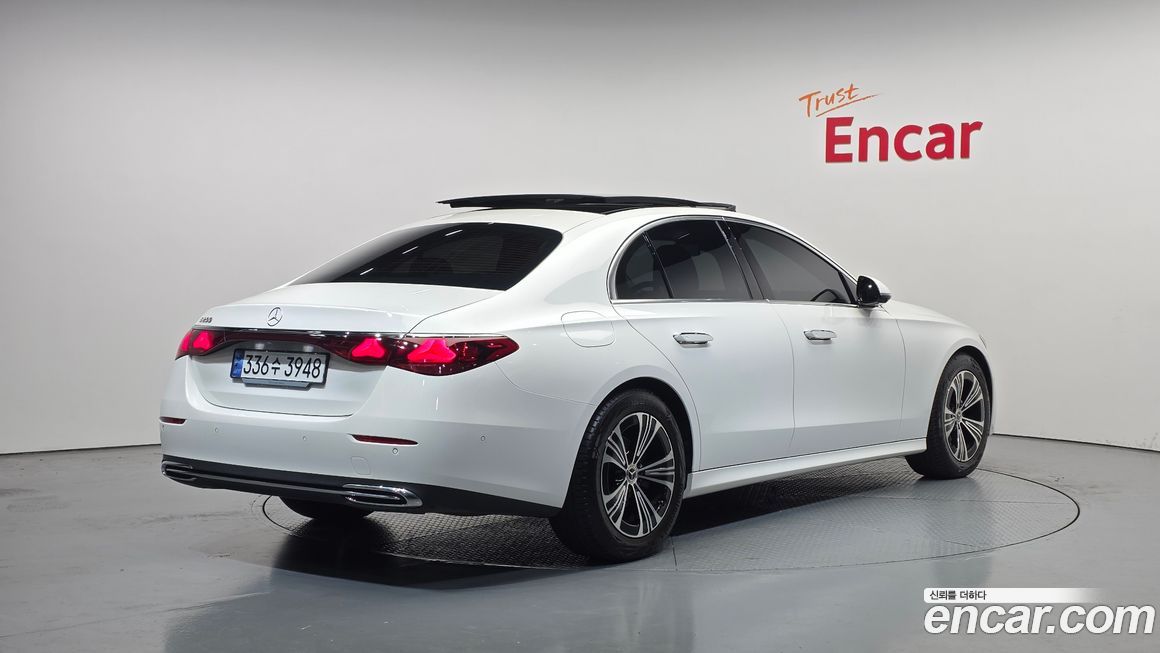 Mercedes-Benz E-Class 2024