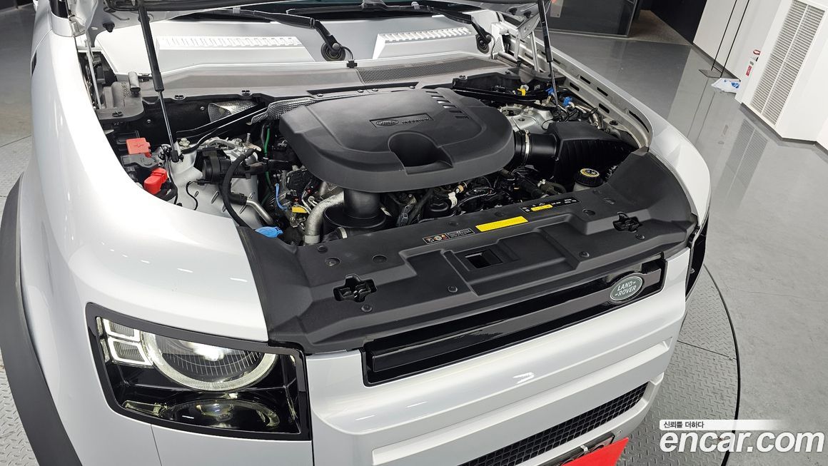 Land Rover Defender 2022