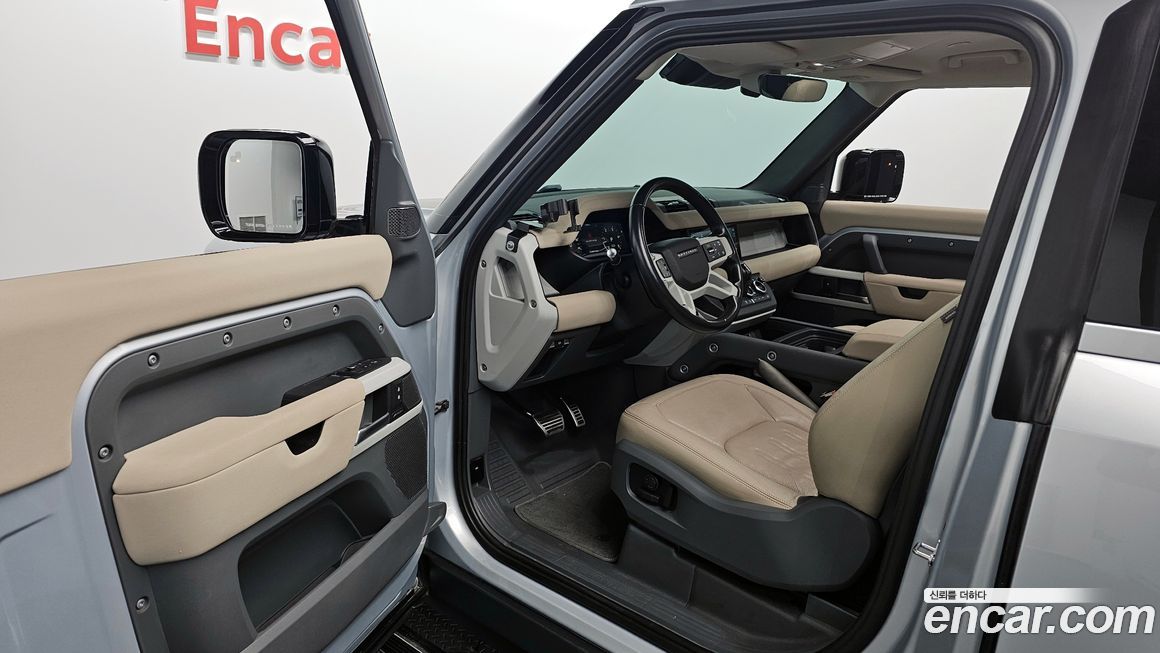 Land Rover Defender 2022