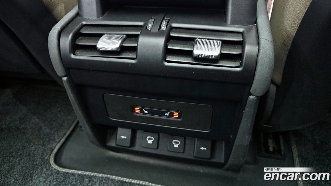 Land Rover Defender 2022