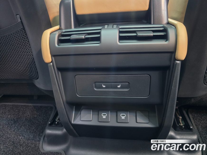Land Rover Defender 2025
