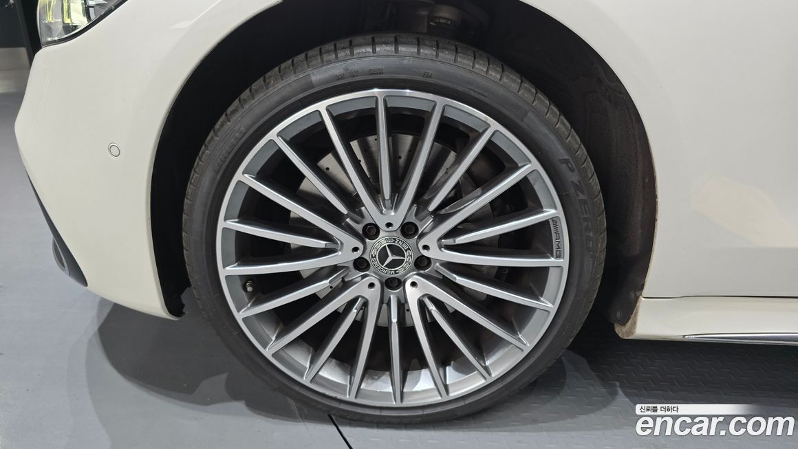 Mercedes-Benz S-Class 2023