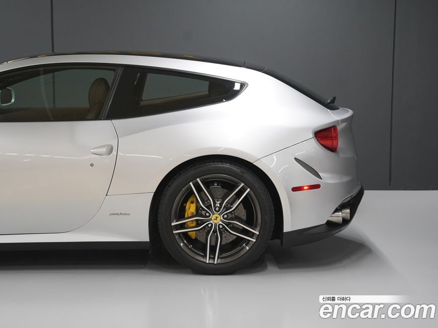 Ferrari FF 2013