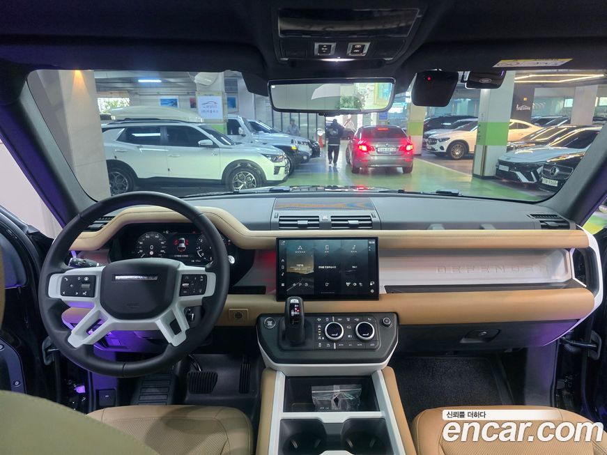Land Rover Defender 2025