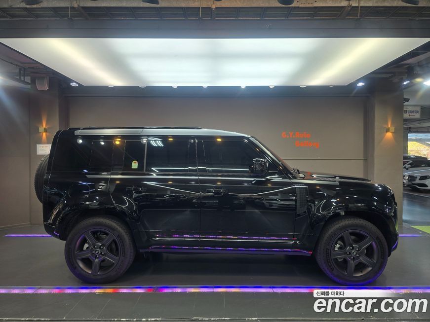 Land Rover Defender 2025