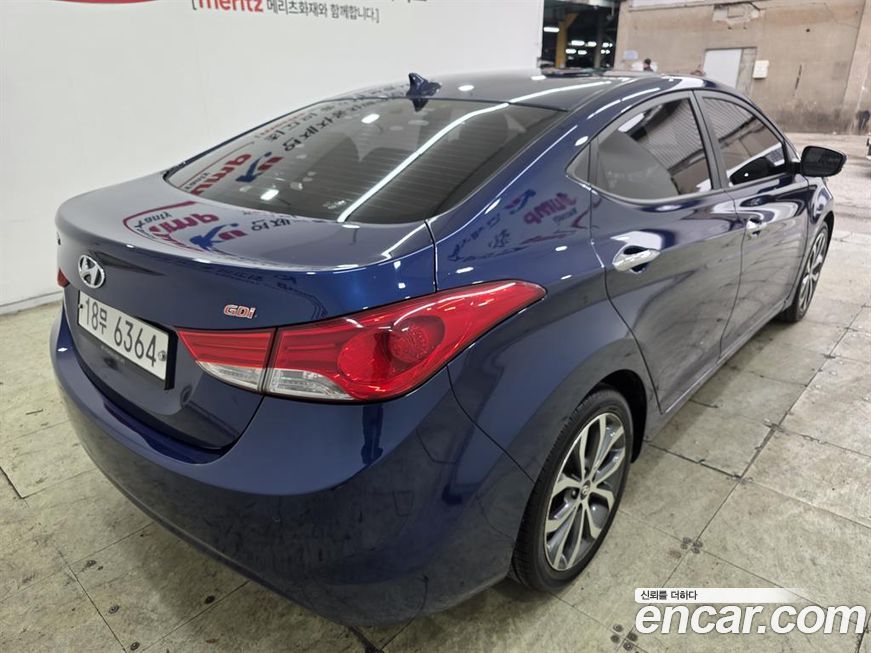 Hyundai AVANTE 2013