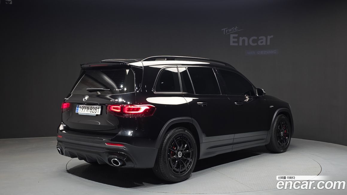 Mercedes-Benz GLB-Class 2023