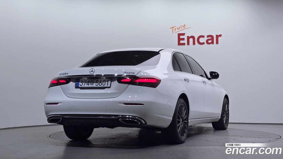 Mercedes-Benz E-Class 2022