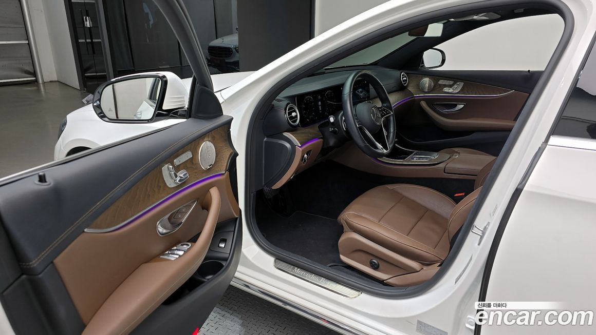 Mercedes-Benz E-Class 2022
