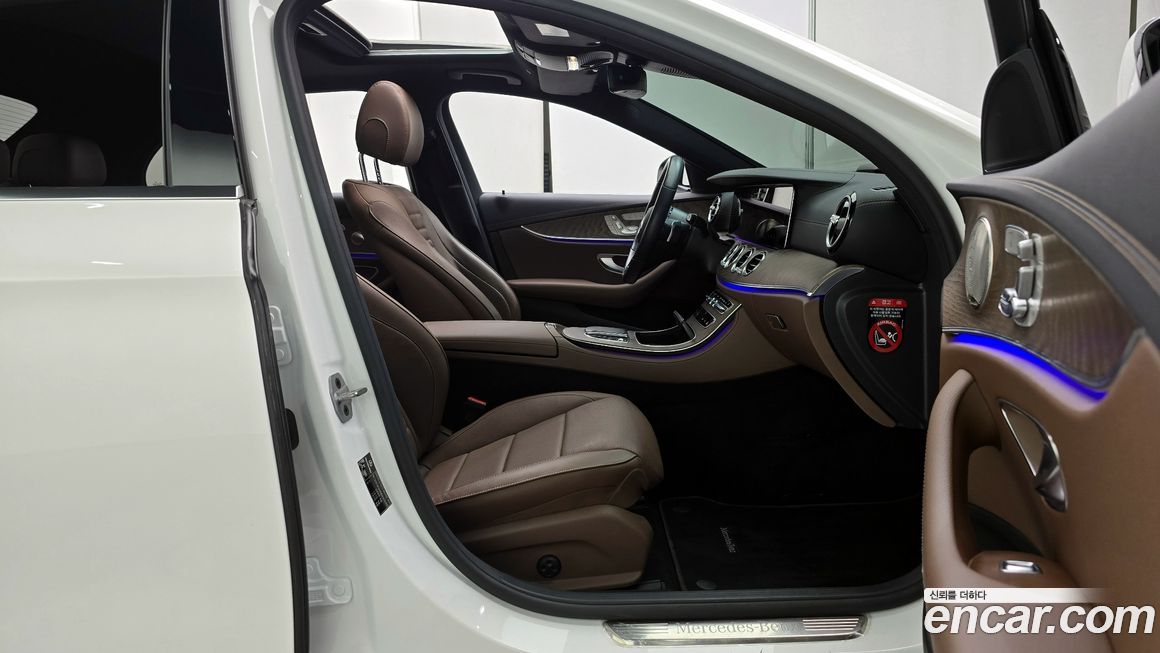 Mercedes-Benz E-Class 2022