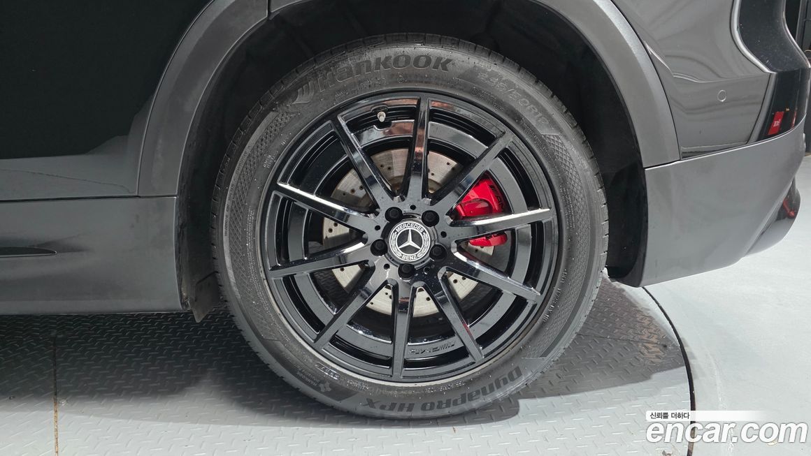 Mercedes-Benz GLB-Class 2023