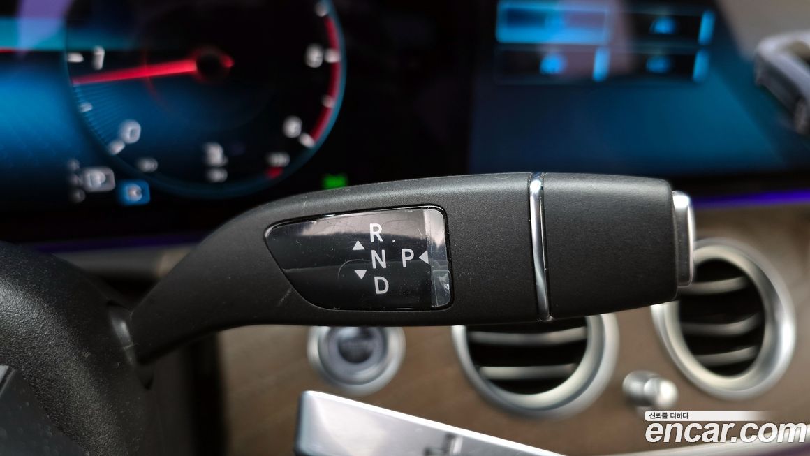 Mercedes-Benz E-Class 2022