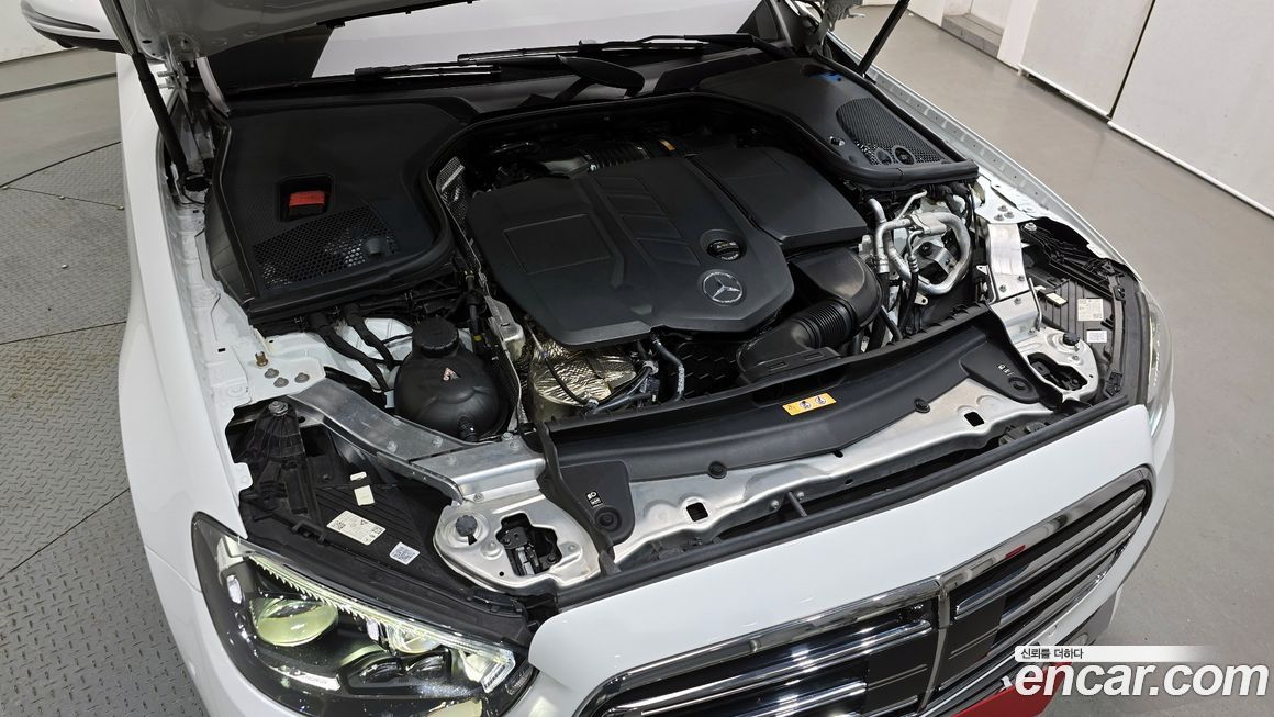 Mercedes-Benz E-Class 2022