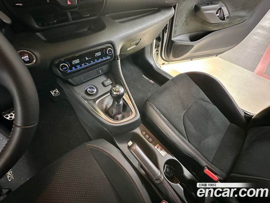 Toyota Yaris(Vitz) 2021