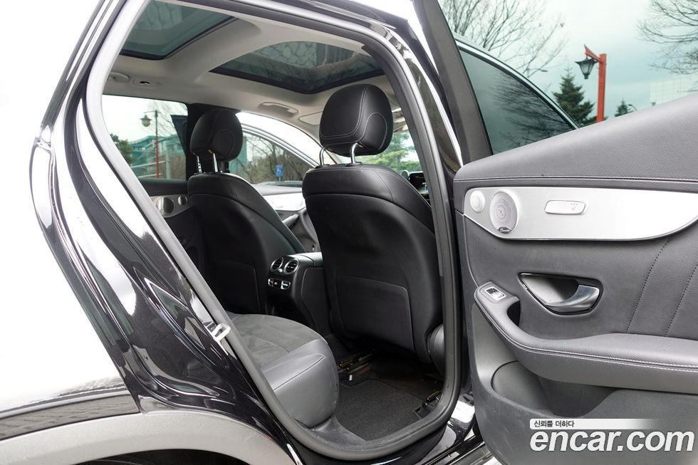 Mercedes-Benz GLC-Class 2019