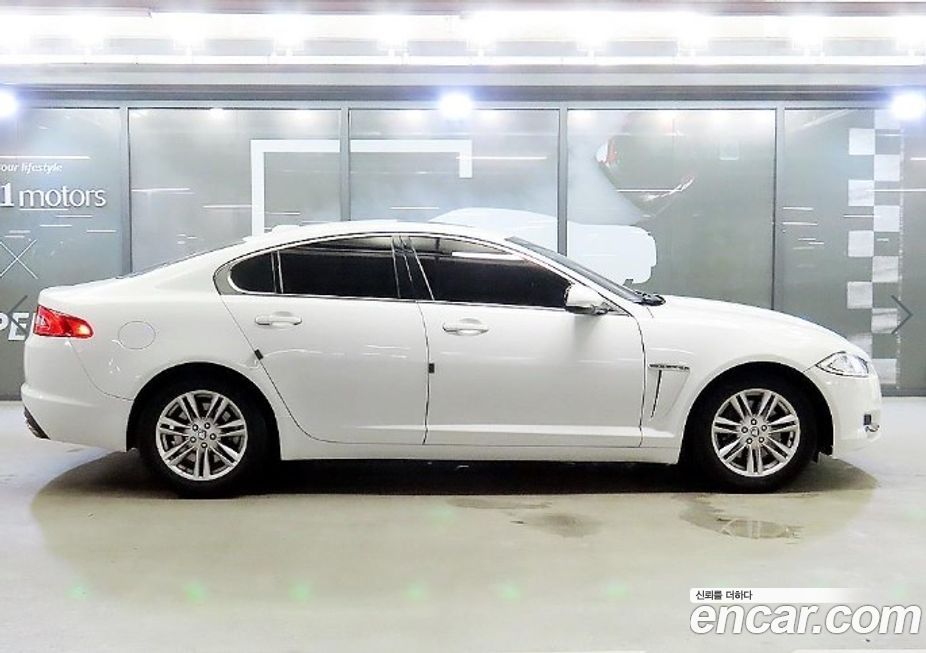 Jaguar XF 2012