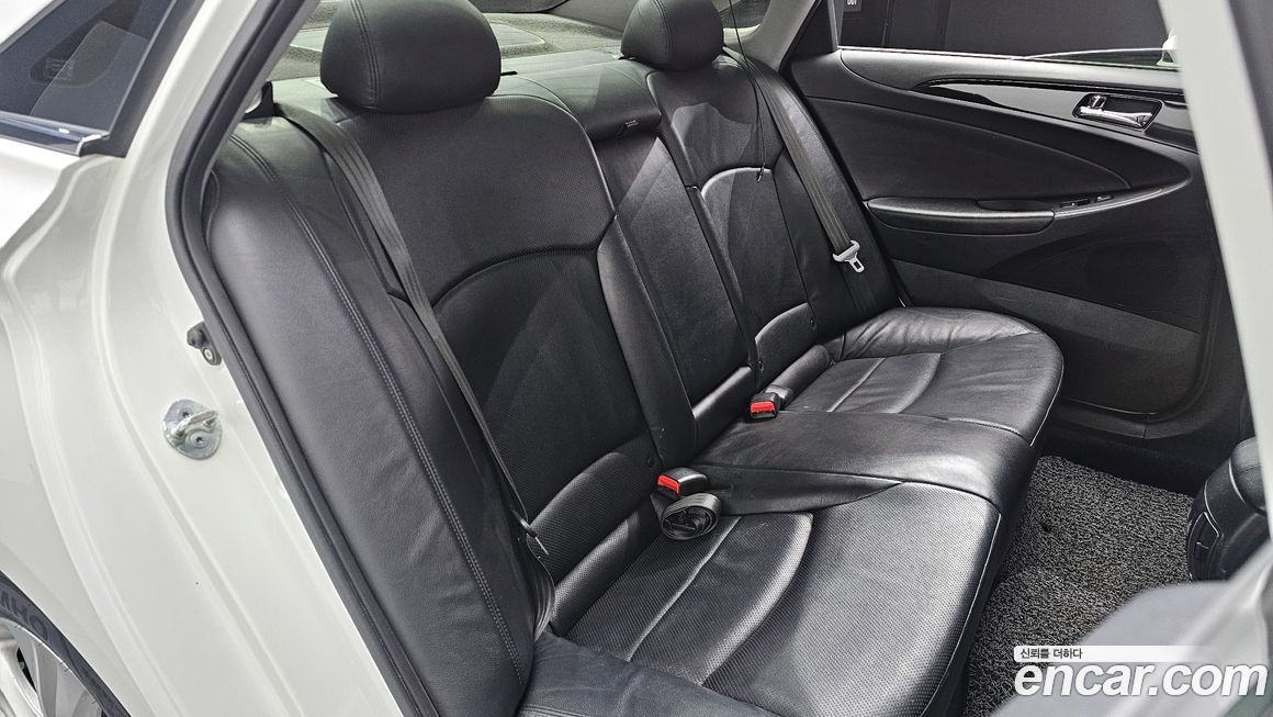 Hyundai Sonata 2011