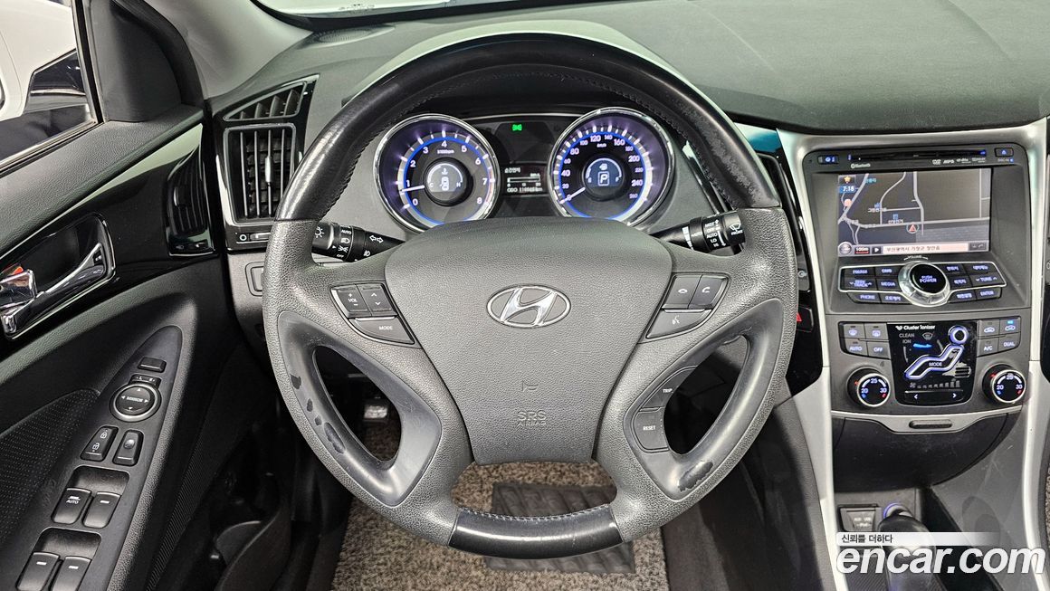 Hyundai Sonata 2011