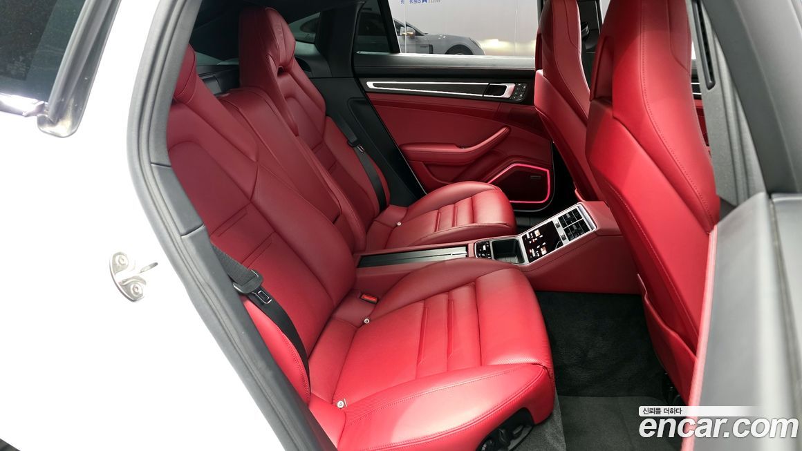 Porsche Panamera 2023