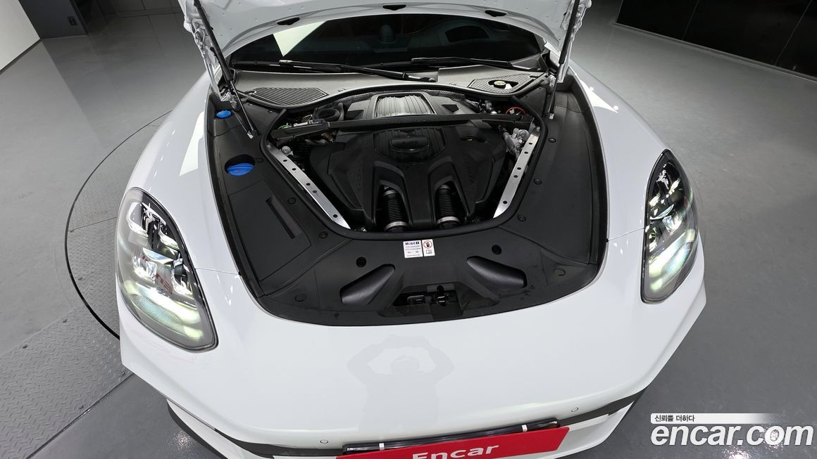 Porsche Panamera 2023