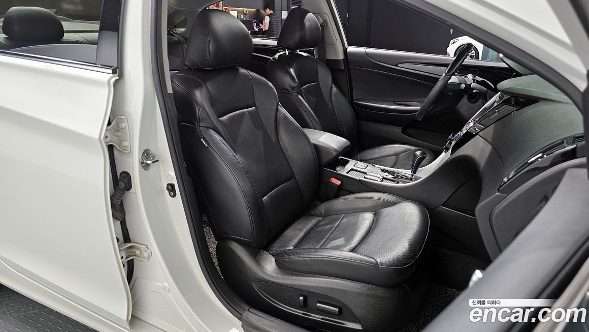 Hyundai Sonata 2011
