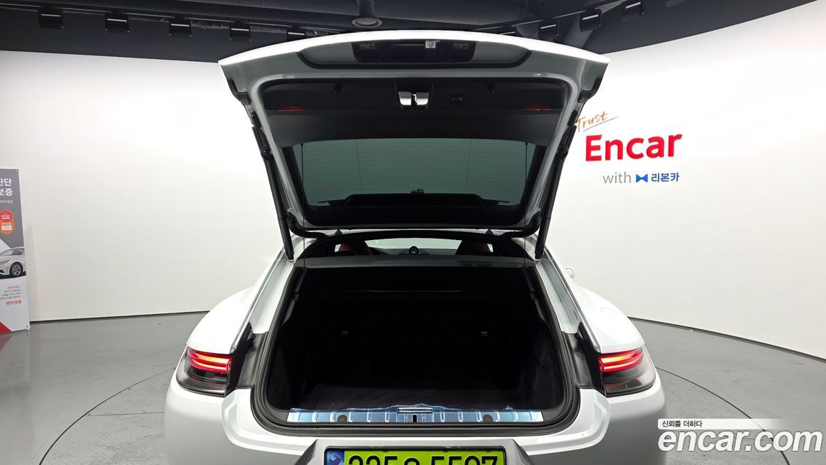 Porsche Panamera 2023