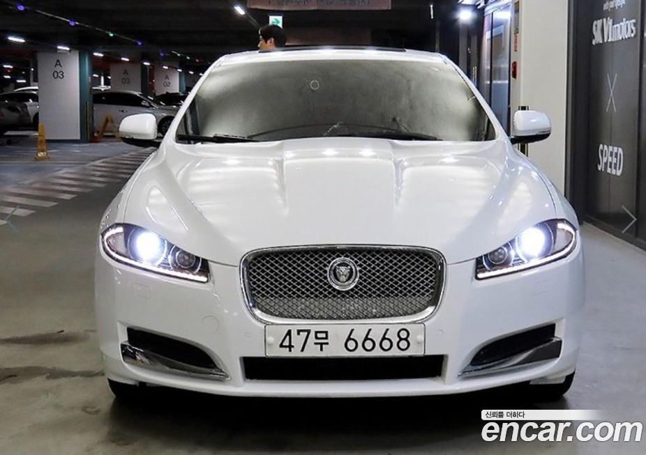 Jaguar XF 2012