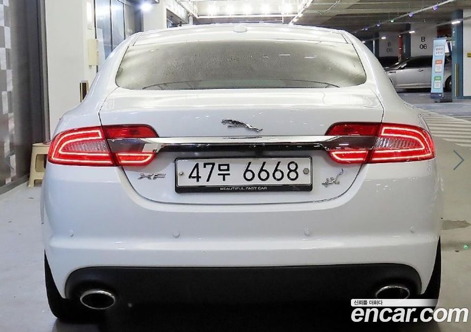 Jaguar XF 2012