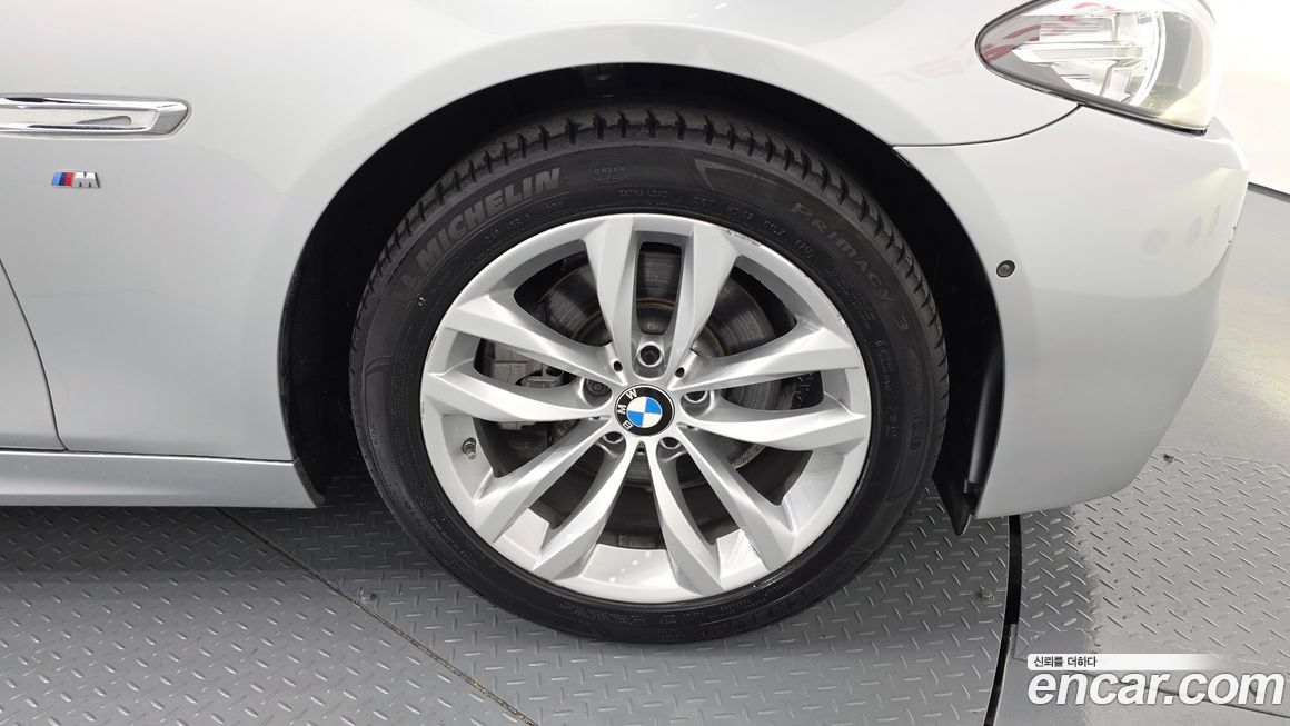 BMW 5-Series 2016